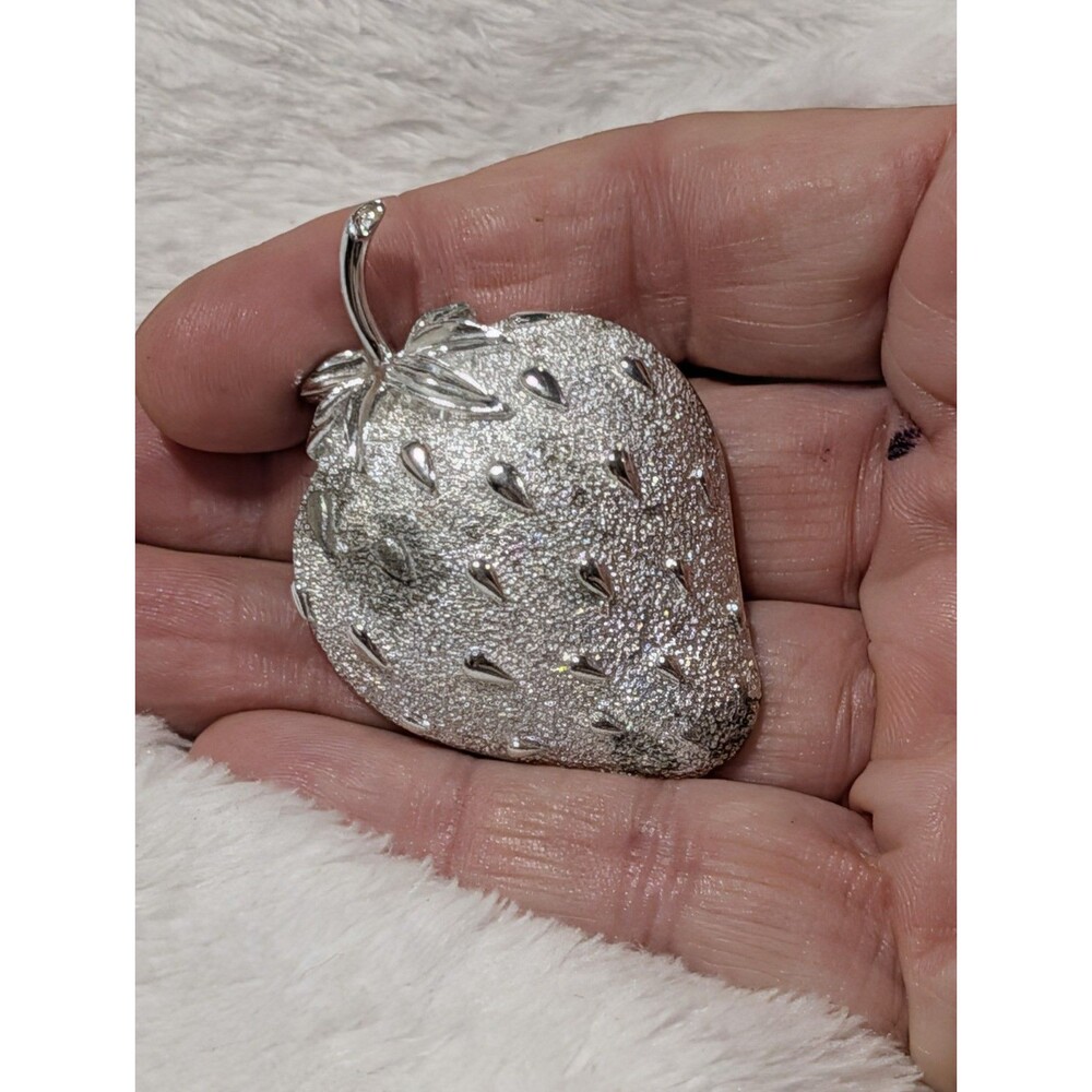Signed Sarah Cov Large Silver Textured Sugared Strawberry Fruit Brooch Lapel Pin
